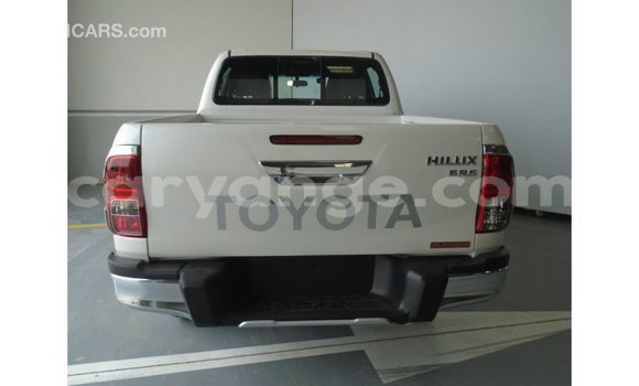 Acheter Import Voiture Toyota Hilux Blanc à Import - Dubai, Namibie Acheter Import Voiture Toyota Hilux Blanc à Import - Dubai, Namibie