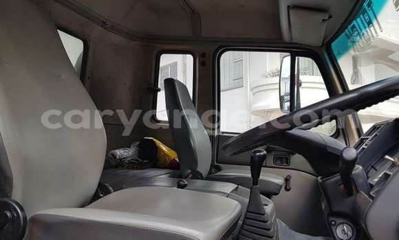 Acheter Occasion Utilitaire Nissan UD Blanc à Keetmanshoop, Namibie Acheter Occasion Utilitaire Nissan UD Blanc à Keetmanshoop, Namibie