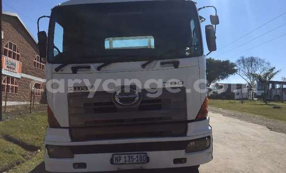 Buy Used Hino Ranger White Truck in Bethanien in Karas Buy Used Hino Ranger White Truck in Bethanien in Karas