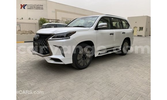 Acheter Import Voiture Lexus LX Blanc à Import - Dubai, Namibie Acheter Import Voiture Lexus LX Blanc à Import - Dubai, Namibie