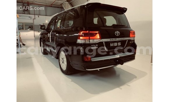 Acheter Import Voiture Toyota Land Cruiser Noir à Import - Dubai, Namibie Acheter Import Voiture Toyota Land Cruiser Noir à Import - Dubai, Namibie