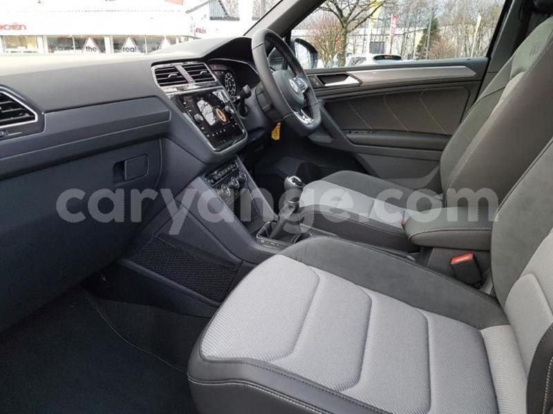 Big with watermark 2018 volkswagen tiguan 2.0 tdi bmt 150 r line 5dr 4