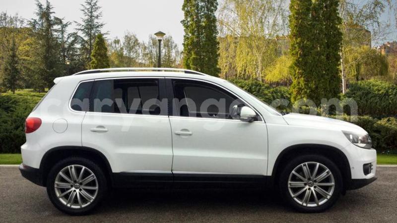 Big with watermark 2016 volkswagen tiguan 2.0 tdi bluemotion tech match edition 150 5dr 2wd 4