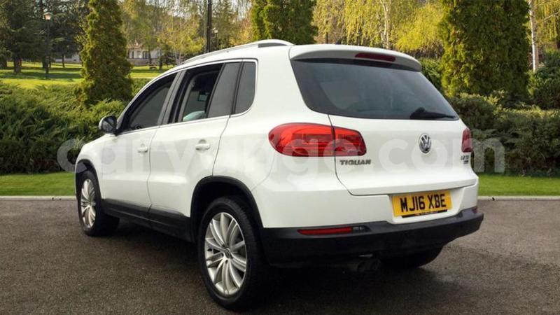 Big with watermark 2016 volkswagen tiguan 2.0 tdi bluemotion tech match edition 150 5dr 2wd 1