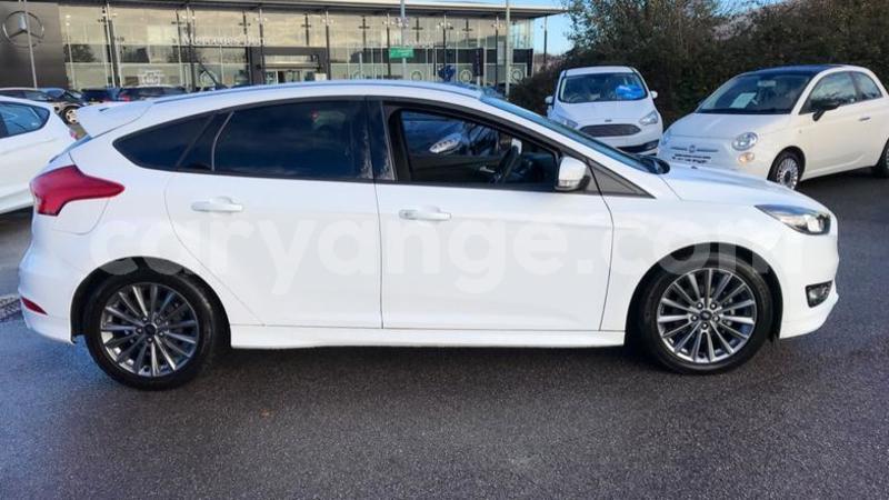 Big with watermark 2018 ford focus 1.0 ecoboost 140 st line navigation 5dr 2