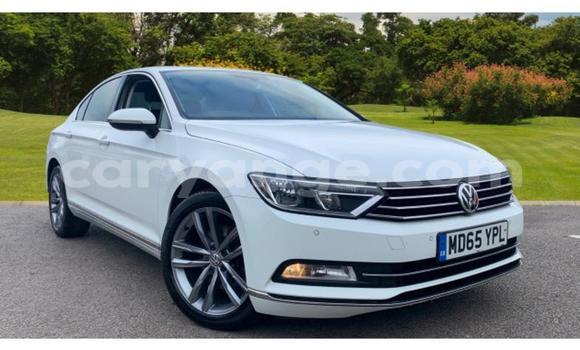Acheter Occasion Voiture Volkswagen Passat Blanc à Mariental, Namibie Acheter Occasion Voiture Volkswagen Passat Blanc à Mariental, Namibie