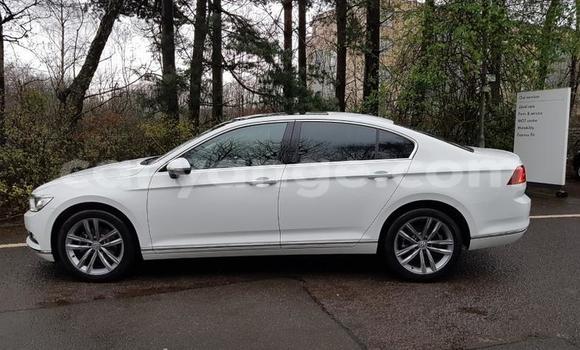 Buy Used Volkswagen Passat White Car in Walvis Bay in Namibia Buy Used Volkswagen Passat White Car in Walvis Bay in Namibia