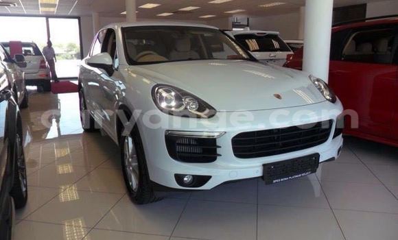 Buy Used Porsche Cayenne White Car in Windhoek in Namibia