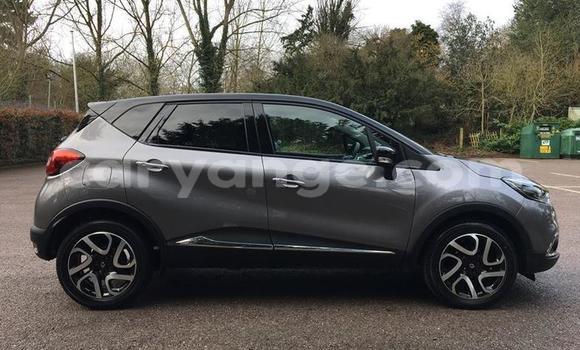 Buy Used Renault Captur Silver Car in Walvis Bay in Namibia Buy Used Renault Captur Silver Car in Walvis Bay in Namibia
