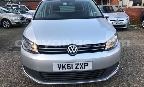 Buy Used Volkswagen Touran Silver Car in Gobabis in Omaheke Buy Used Volkswagen Touran Silver Car in Gobabis in Omaheke