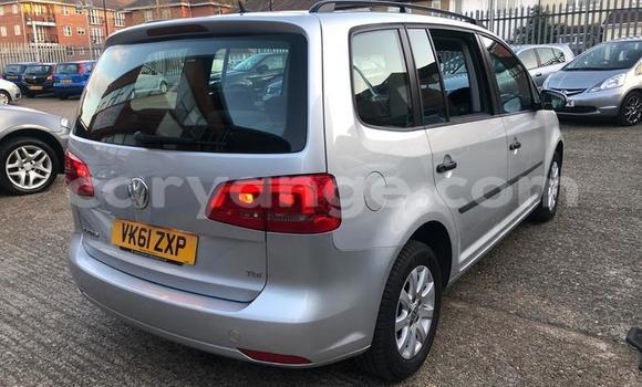 Buy Used Volkswagen Touran Silver Car in Gobabis in Omaheke Buy Used Volkswagen Touran Silver Car in Gobabis in Omaheke