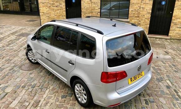 Buy Used Volkswagen Touran Silver Car in Grootfontein in Namibia Buy Used Volkswagen Touran Silver Car in Grootfontein in Namibia