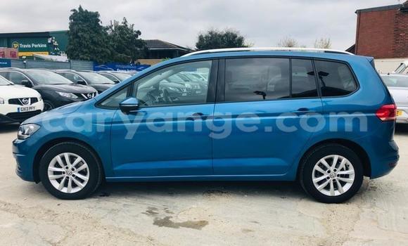 Buy Used Volkswagen Touran Blue Car in Leonardville in Omaheke Buy Used Volkswagen Touran Blue Car in Leonardville in Omaheke