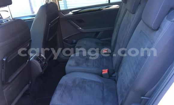 Buy Used Volkswagen Touran White Car in Walvis Bay in Namibia Buy Used Volkswagen Touran White Car in Walvis Bay in Namibia