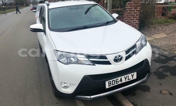 Acheter Occasion Voiture Toyota RAV4 Blanc à Windhoek, Namibie Acheter Occasion Voiture Toyota RAV4 Blanc à Windhoek, Namibie