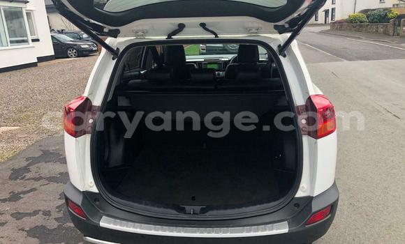 Acheter Occasion Voiture Toyota RAV4 Blanc à Windhoek, Namibie Acheter Occasion Voiture Toyota RAV4 Blanc à Windhoek, Namibie