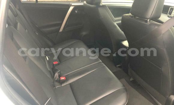 Acheter Occasion Voiture Toyota RAV4 Blanc à Windhoek, Namibie Acheter Occasion Voiture Toyota RAV4 Blanc à Windhoek, Namibie