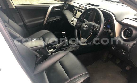 Acheter Occasion Voiture Toyota RAV4 Blanc à Windhoek, Namibie Acheter Occasion Voiture Toyota RAV4 Blanc à Windhoek, Namibie