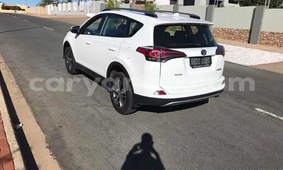 Acheter Occasion Voiture Toyota RAV4 Blanc à Windhoek, Namibie Acheter Occasion Voiture Toyota RAV4 Blanc à Windhoek, Namibie