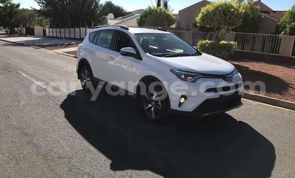 Acheter Occasion Voiture Toyota RAV4 Blanc à Windhoek, Namibie Acheter Occasion Voiture Toyota RAV4 Blanc à Windhoek, Namibie