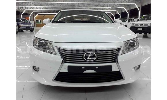 Acheter Import Voiture Lexus ES Blanc à Import - Dubai, Namibie Acheter Import Voiture Lexus ES Blanc à Import - Dubai, Namibie