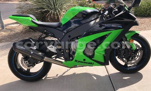 Buy Used Kawasaki Ninja ZX-10R Green Bike in Windhoek in Namibia Buy Used Kawasaki Ninja ZX-10R Green Bike in Windhoek in Namibia