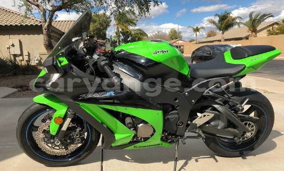 Buy Used Kawasaki Ninja ZX-10R Green Bike in Windhoek in Namibia Buy Used Kawasaki Ninja ZX-10R Green Bike in Windhoek in Namibia