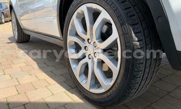 Acheter Occasion Voiture Land Rover Range Rover Evoque Blanc à Windhoek, Namibie Acheter Occasion Voiture Land Rover Range Rover Evoque Blanc à Windhoek, Namibie