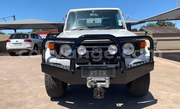 Buy Used Toyota Land Cruiser White Car in Windhoek in Namibia Buy Used Toyota Land Cruiser White Car in Windhoek in Namibia