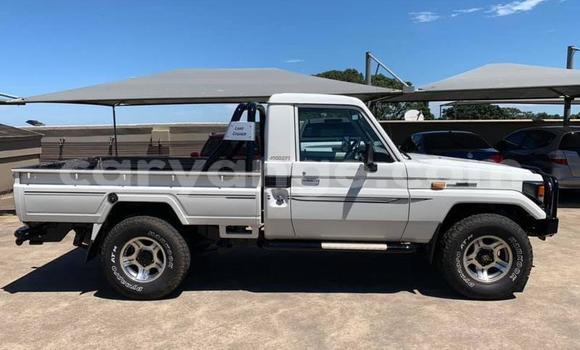 Buy Used Toyota Land Cruiser White Car in Windhoek in Namibia Buy Used Toyota Land Cruiser White Car in Windhoek in Namibia