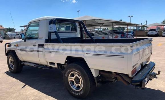 Buy Used Toyota Land Cruiser White Car in Windhoek in Namibia Buy Used Toyota Land Cruiser White Car in Windhoek in Namibia