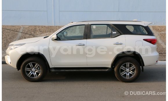 Acheter Import Voiture Toyota Fortuner Noir à Import - Dubai, Namibie Acheter Import Voiture Toyota Fortuner Noir à Import - Dubai, Namibie