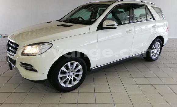 Acheter Occasion Voiture Mercedes-Benz ML–Class Blanc à Windhoek, Namibie Acheter Occasion Voiture Mercedes-Benz ML–Class Blanc à Windhoek, Namibie