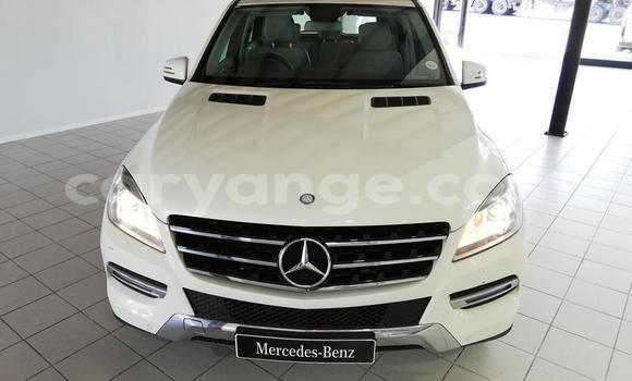 Acheter Occasion Voiture Mercedes-Benz ML–Class Blanc à Windhoek, Namibie Acheter Occasion Voiture Mercedes-Benz ML–Class Blanc à Windhoek, Namibie