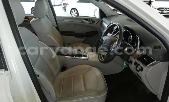 Acheter Occasion Voiture Mercedes-Benz ML–Class Blanc à Windhoek, Namibie Acheter Occasion Voiture Mercedes-Benz ML–Class Blanc à Windhoek, Namibie