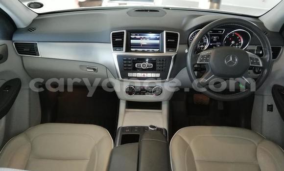 Acheter Occasion Voiture Mercedes-Benz ML–Class Blanc à Windhoek, Namibie Acheter Occasion Voiture Mercedes-Benz ML–Class Blanc à Windhoek, Namibie