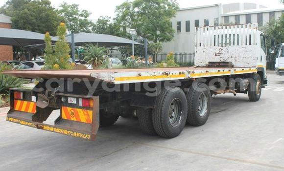 Acheter Occasion Utilitaire Isuzu FTR 850 Blanc à Windhoek, Namibie Acheter Occasion Utilitaire Isuzu FTR 850 Blanc à Windhoek, Namibie
