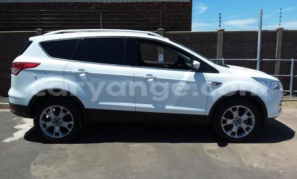 Acheter Occasion Voiture Ford Kuga Blanc à Windhoek, Namibie Acheter Occasion Voiture Ford Kuga Blanc à Windhoek, Namibie