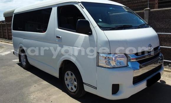 Acheter Occasion Voiture Toyota Hi Ace Blanc à Windhoek, Namibie Acheter Occasion Voiture Toyota Hi Ace Blanc à Windhoek, Namibie