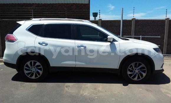 Acheter Occasion Voiture Nissan X–Trail Blanc à Windhoek, Namibie Acheter Occasion Voiture Nissan X–Trail Blanc à Windhoek, Namibie