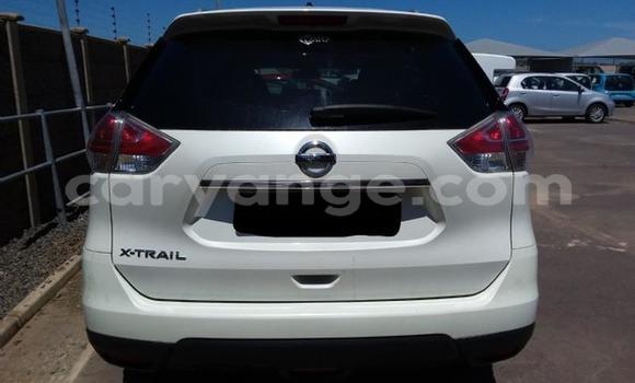 Acheter Occasion Voiture Nissan X–Trail Blanc à Windhoek, Namibie Acheter Occasion Voiture Nissan X–Trail Blanc à Windhoek, Namibie