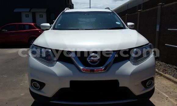 Acheter Occasion Voiture Nissan X–Trail Blanc à Windhoek, Namibie Acheter Occasion Voiture Nissan X–Trail Blanc à Windhoek, Namibie