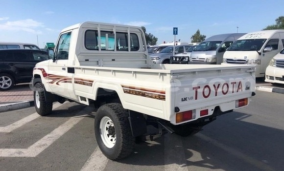 Acheter Occasion Voiture Toyota Land Cruiser Blanc à Windhoek, Namibie Acheter Occasion Voiture Toyota Land Cruiser Blanc à Windhoek, Namibie