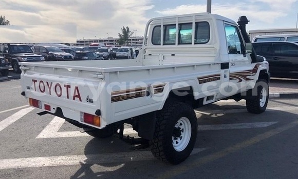 Acheter Occasion Voiture Toyota Land Cruiser Blanc à Windhoek, Namibie Acheter Occasion Voiture Toyota Land Cruiser Blanc à Windhoek, Namibie