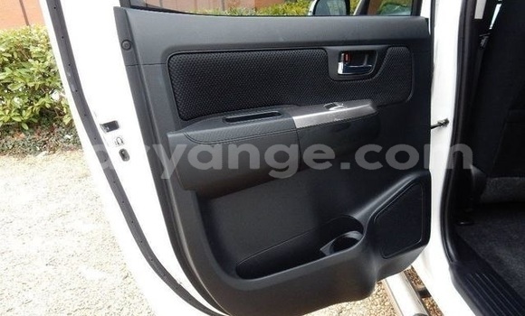 Buy Used Toyota Hilux White Car in Windhoek in Namibia Buy Used Toyota Hilux White Car in Windhoek in Namibia