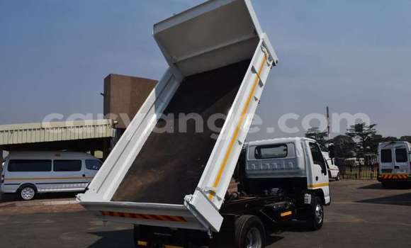 Acheter Occasion Utilitaire Nissan UD Blanc à Windhoek, Namibie Acheter Occasion Utilitaire Nissan UD Blanc à Windhoek, Namibie