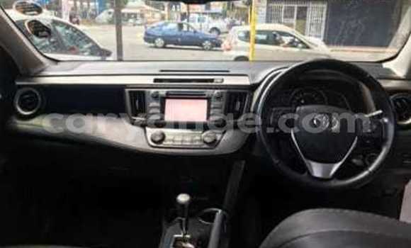 Acheter Occasion Voiture Toyota RAV4 Blanc à Windhoek, Namibie Acheter Occasion Voiture Toyota RAV4 Blanc à Windhoek, Namibie