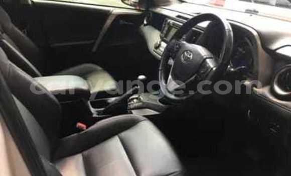 Acheter Occasion Voiture Toyota RAV4 Blanc à Windhoek, Namibie Acheter Occasion Voiture Toyota RAV4 Blanc à Windhoek, Namibie