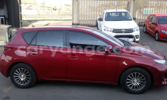 Acheter Occasion Voiture Toyota Auris Rouge à Windhoek, Namibie Acheter Occasion Voiture Toyota Auris Rouge à Windhoek, Namibie