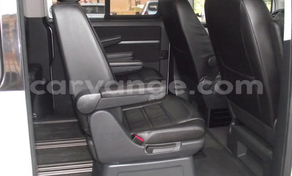 Buy Used Volkswagen Caravelle White Car in Windhoek in Namibia Buy Used Volkswagen Caravelle White Car in Windhoek in Namibia